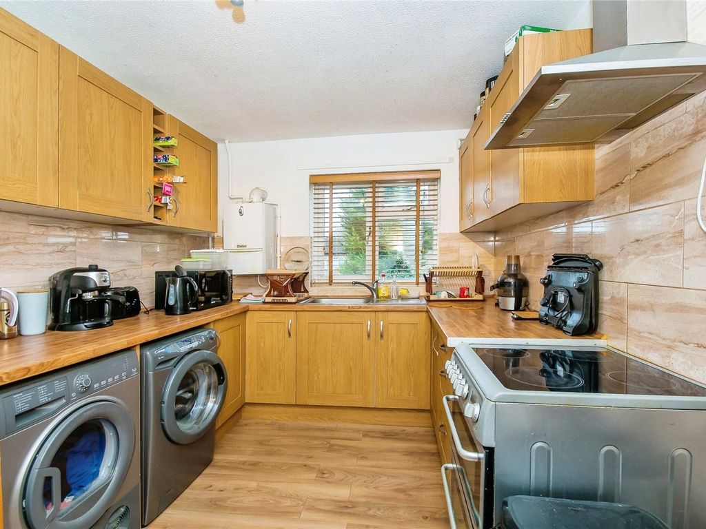 2 bed flat for sale in Appleyard, Peterborough, Cambridgeshire PE2, £130,000