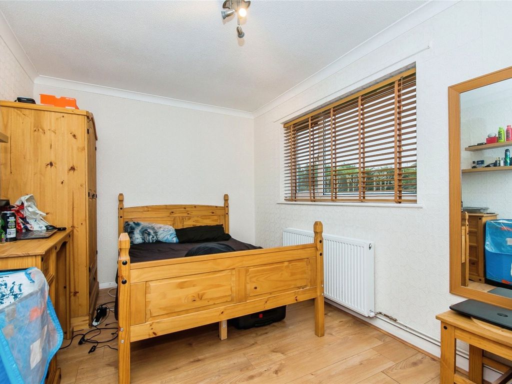 2 bed flat for sale in Appleyard, Peterborough, Cambridgeshire PE2, £130,000