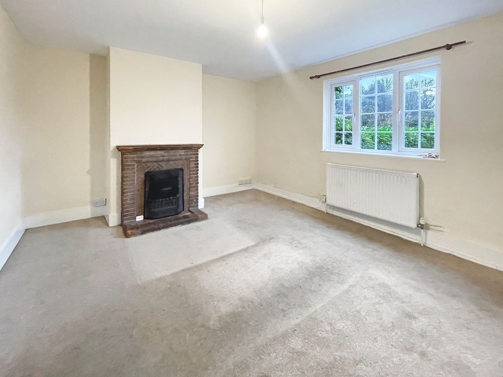 2 bed end terrace house for sale in Ballinger, Great Missenden HP16, £450,000
