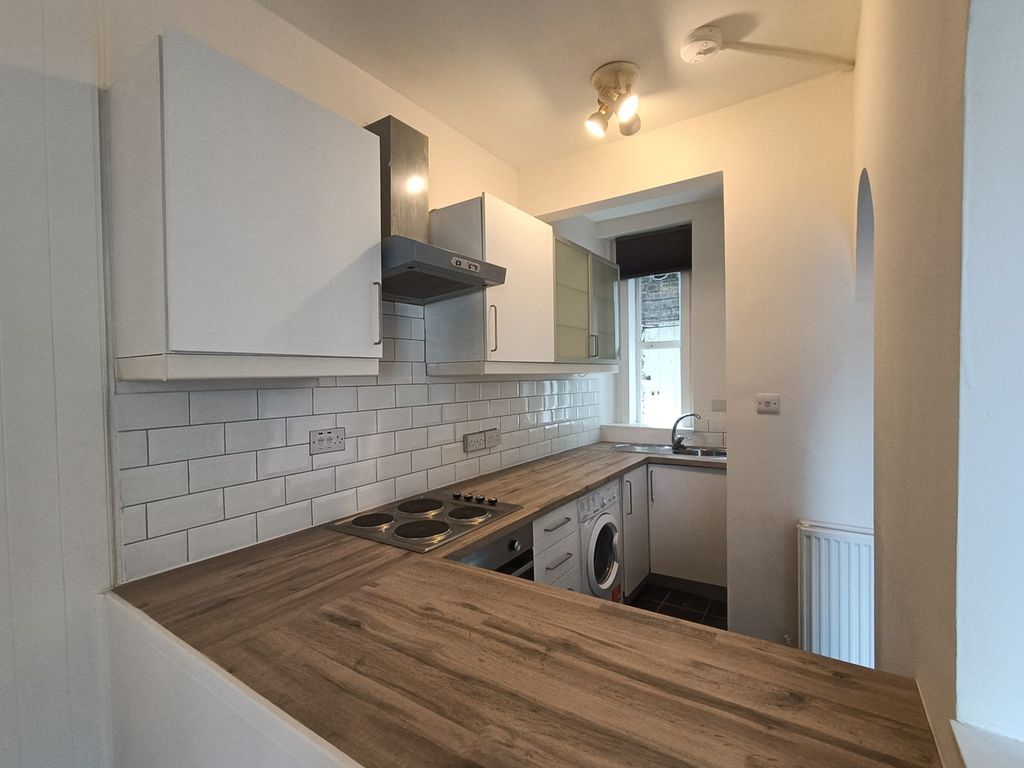 1 bed flat for sale in Lintburn Street, Galashiels TD1, £70,000