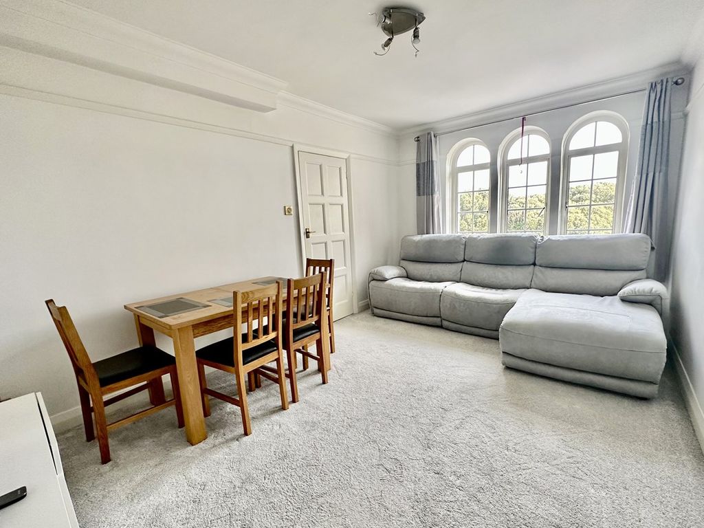 2 bed flat for sale in Sea Road, Boscombe, Bournemouth BH5, £230,000