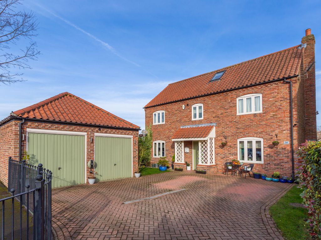 7 bed detached house for sale in Riverside Court, Cawood, North Yorkshire YO8, £599,995