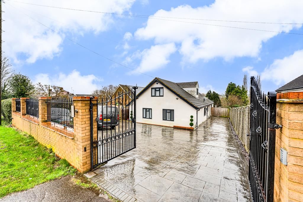 5 bed detached house for sale in Corby Road, Weldon, Corby NN17, £675,000