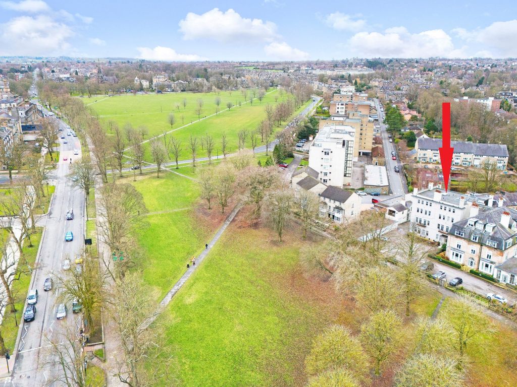 2 bed flat for sale in Stray Towers, Victoria Road, Harrogate HG2, £435,000