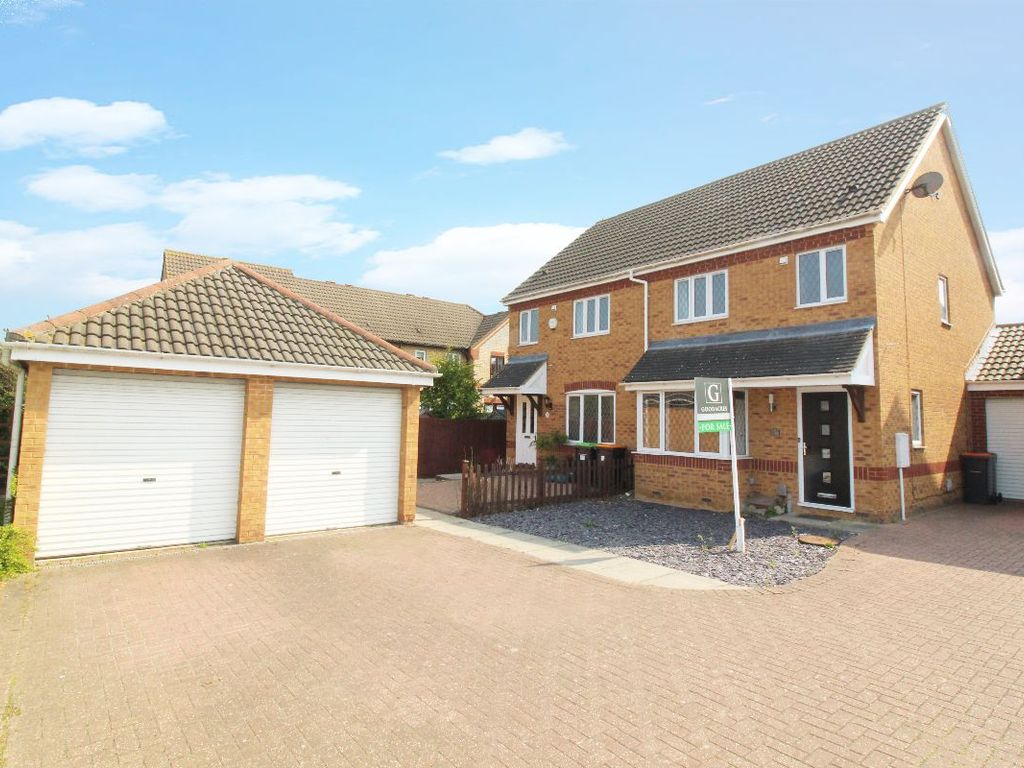 3 bed semi-detached house for sale in Cartmel Priory, Bedford MK41, £325,000