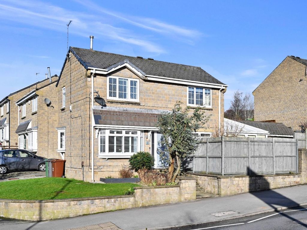 3 bed detached house for sale in Borrowdale Croft, Yeadon, Leeds LS19, £349,950