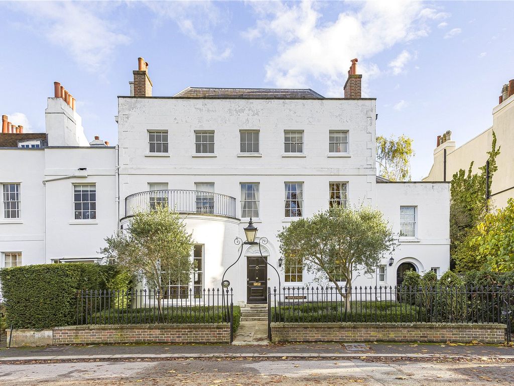 8 bed terraced house for sale in Hadley Green Road, Hadley Green, Hertfordshire EN5, £4,995,000