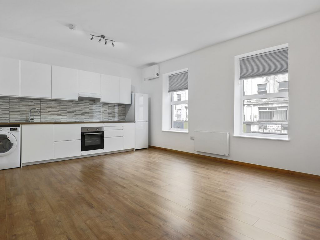 1 bed flat to rent in Kingsland High Street, London E8, £1,850 pcm