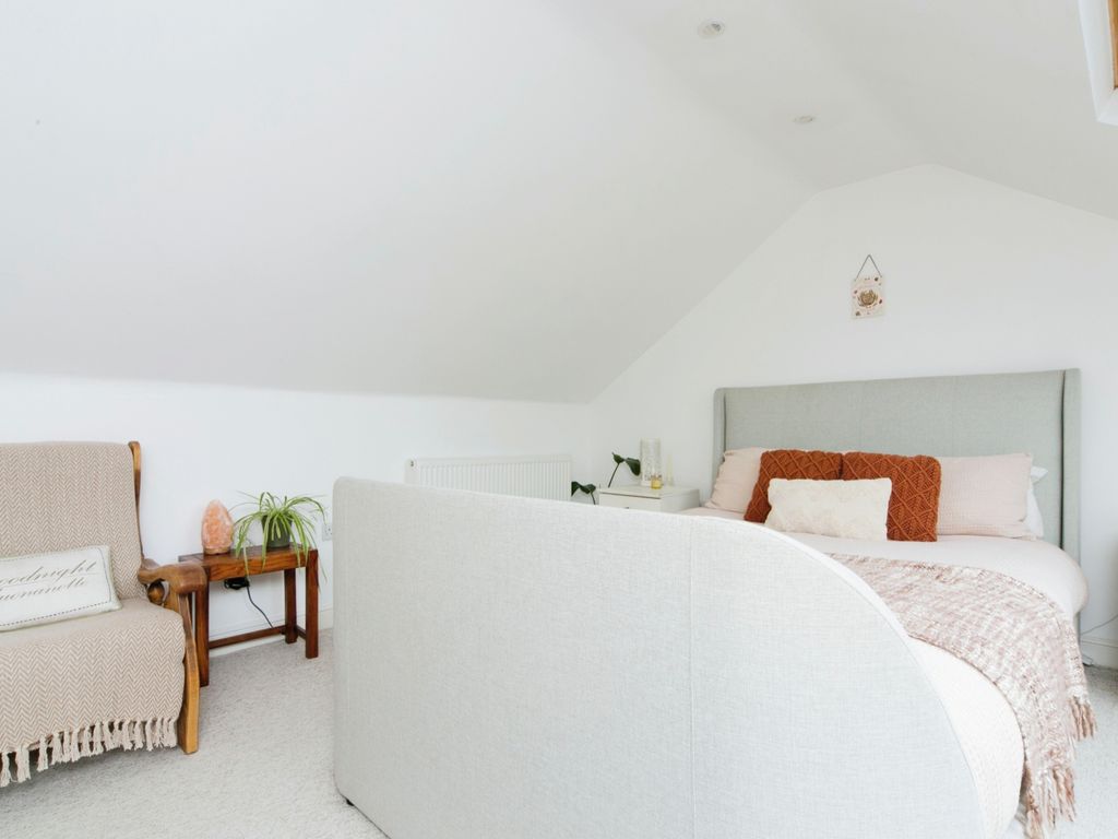 2 bed flat for sale in Oxford Road, Llandudno, Oxford Road, Llandudno LL30, £160,000
