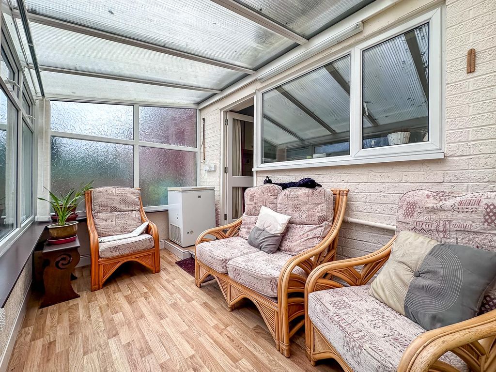 3 bed terraced house for sale in School Lane, Kenilworth CV8, £300,000