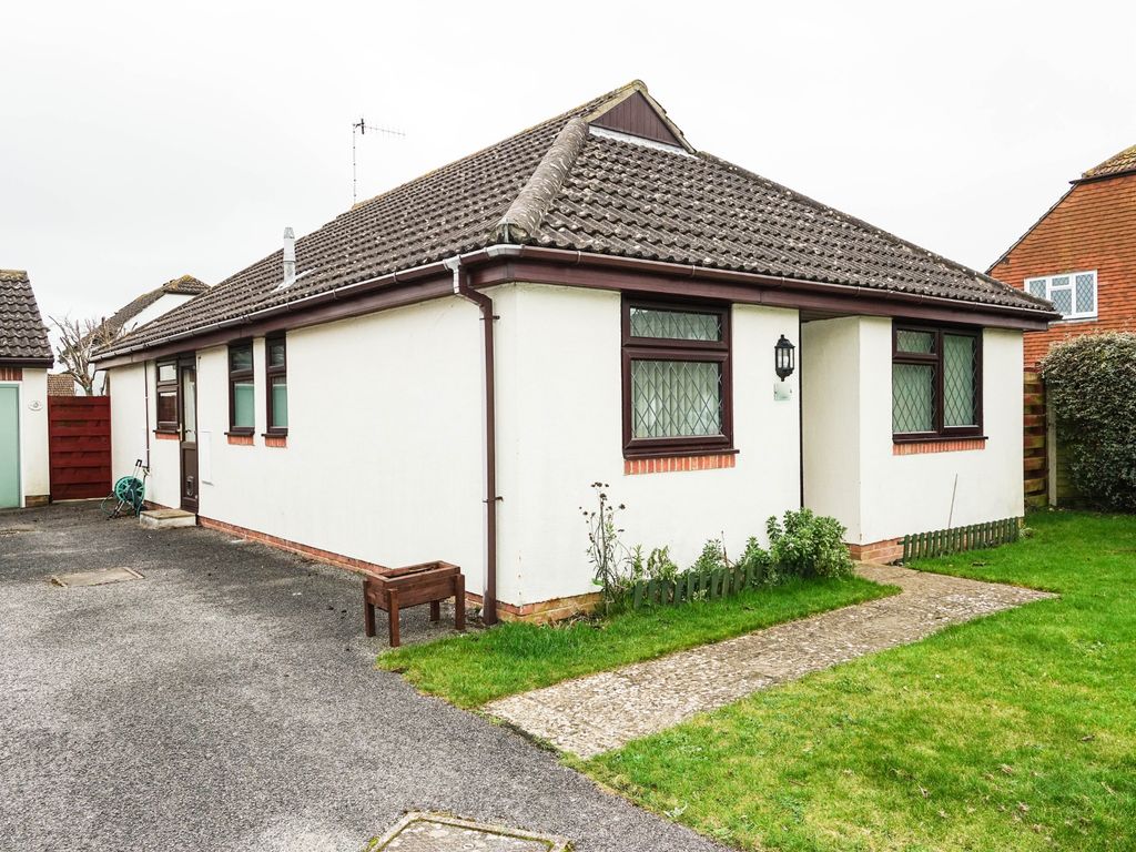 3 bed bungalow for sale in Curlescroft, Bognor Regis PO21, £435,000