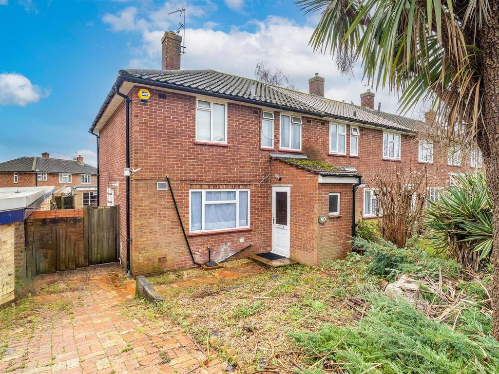 3 bed semi-detached house for sale in Crown Road, Borehamwood WD6, £449,950