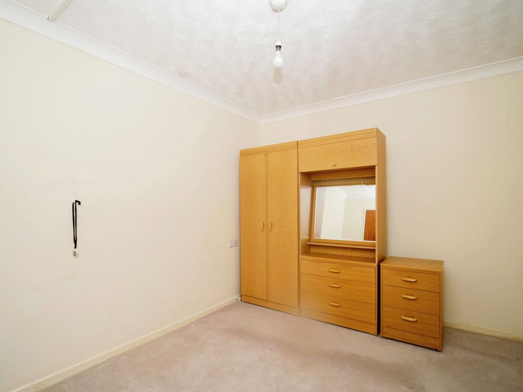 1 bed flat for sale in Great George Street, Weymouth DT4, £80,000