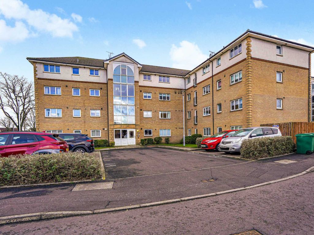 2 bed flat for sale in Highgrove Road, Renfrew PA4, £140,000