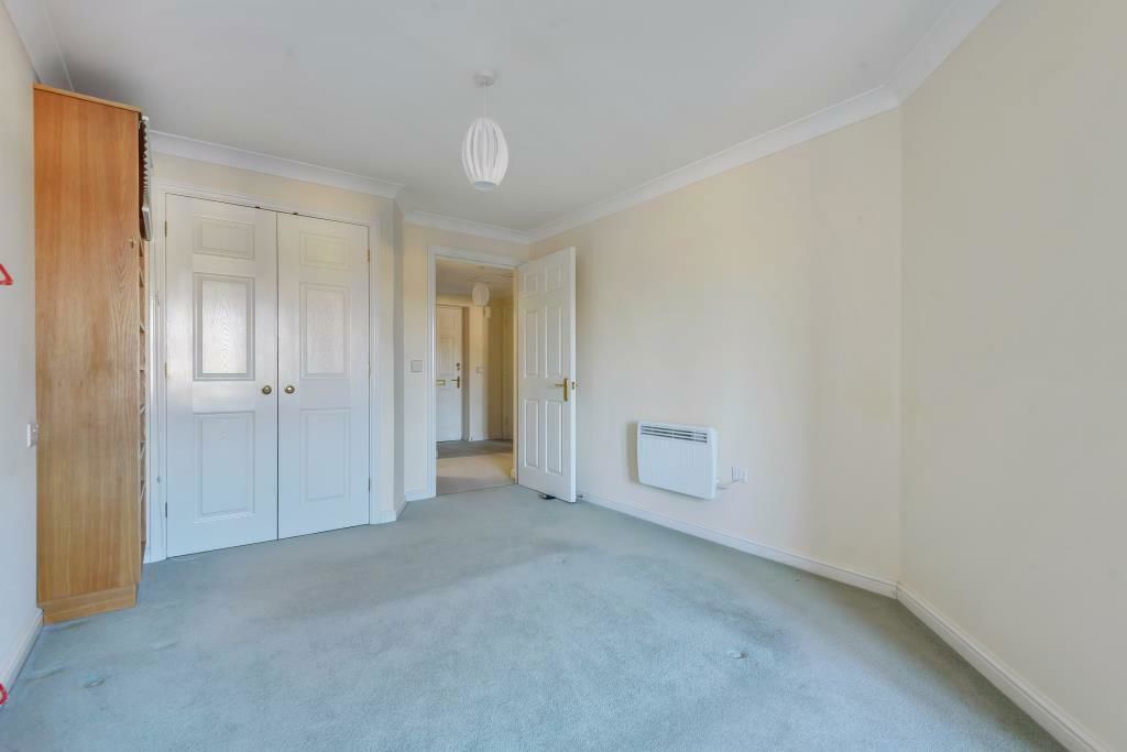 1 bed flat for sale in School Lane, Banbury OX16, £50,000