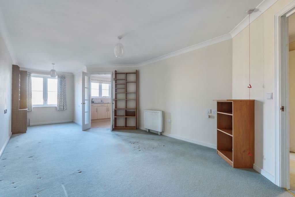 1 bed flat for sale in School Lane, Banbury OX16, £50,000