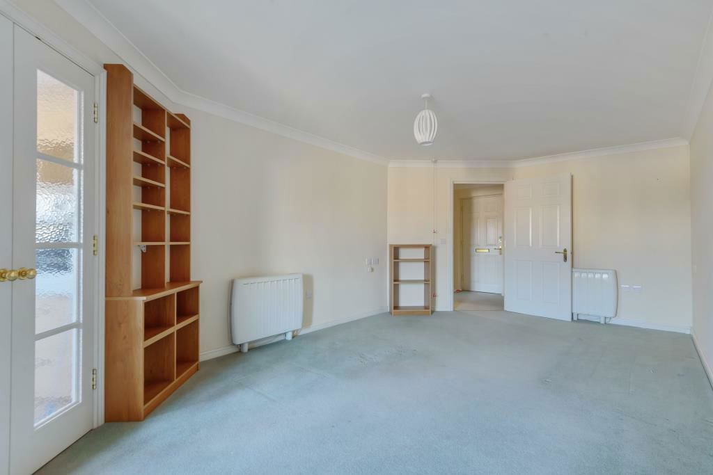 1 bed flat for sale in School Lane, Banbury OX16, £50,000