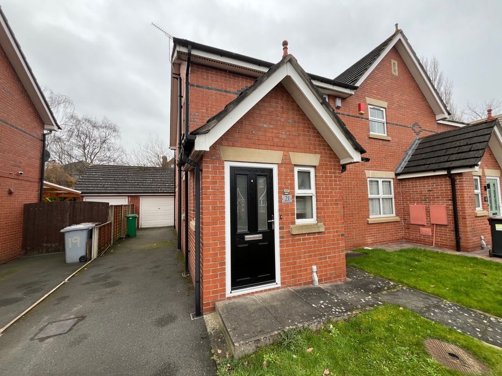 3 bed semi-detached house to rent in Rockwood Close, Crewe, Cheshire CW2, £875 pcm