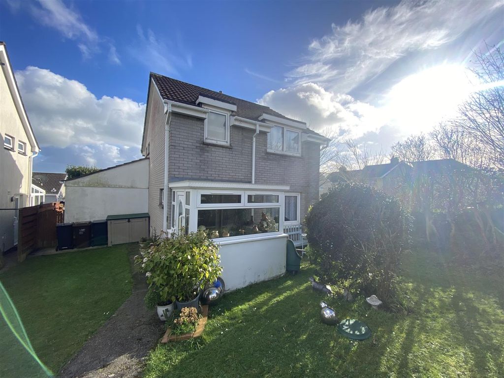 3 bed detached house for sale in Manor Close, St. Austell PL25, £260,000