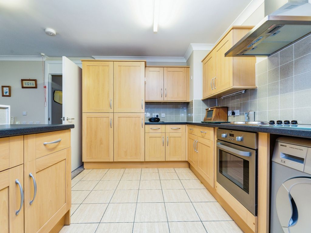 2 bed flat for sale in Lavender Way, Sheffield, South Yorkshire S5, £110,000