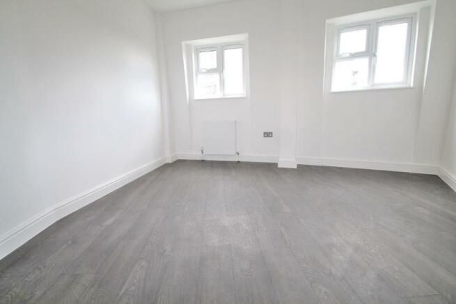 2 bed flat for sale in Station Road, New Barnet, Barnet EN5, £450,000