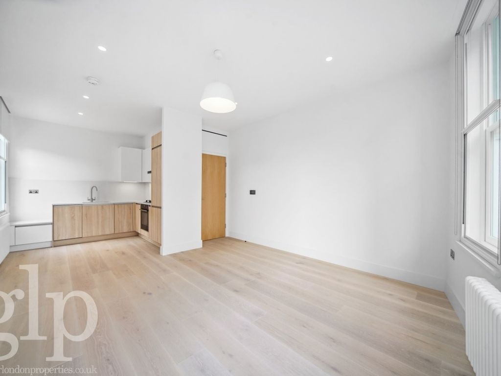 1 bed flat to rent in Little Newport Street, London WC2H, £2,925 pcm