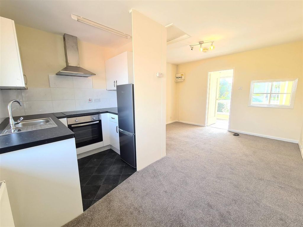1 bed flat to rent in The Lodge Mews, Pateley Bridge Road, Burnt Yates, Harrogate HG3, £650 pcm