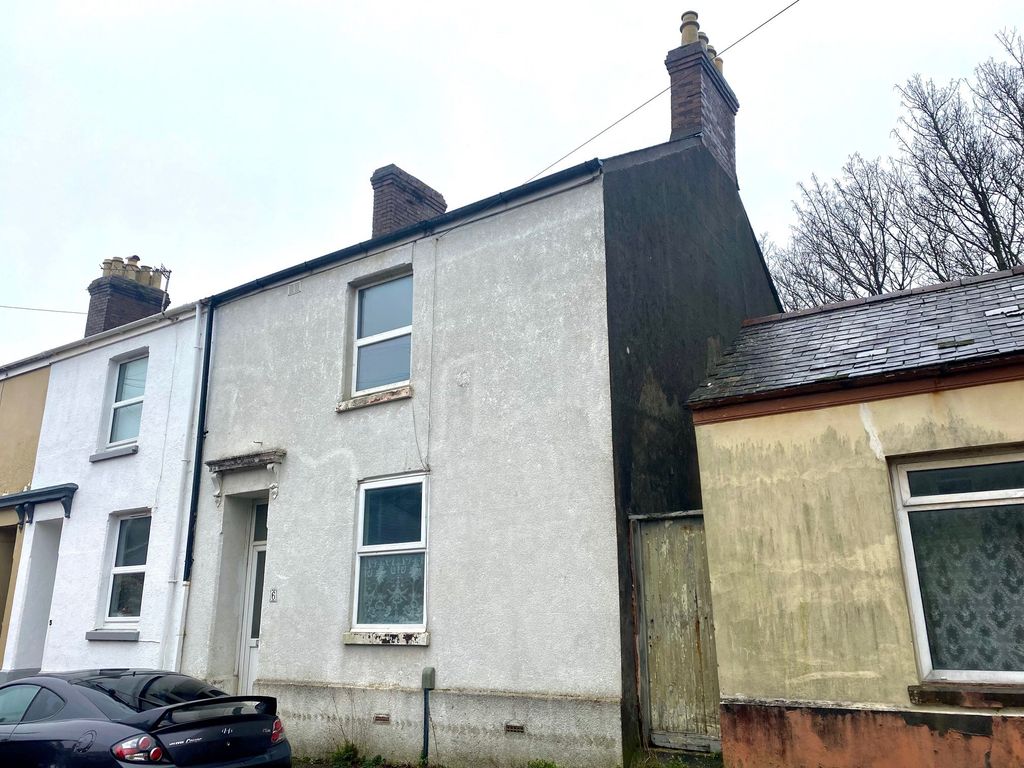 2 bed end terrace house for sale in Drummond Place, Plymouth PL1, £130,000