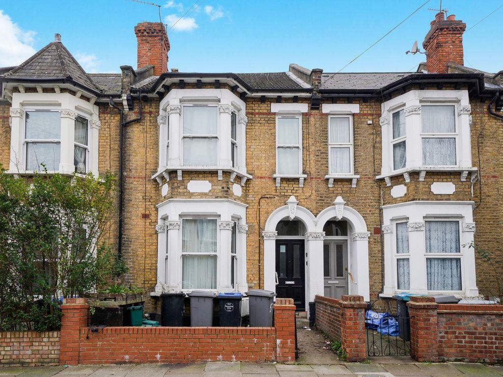1 bed flat for sale in Wendover Road, Harlesden NW10, £320,000