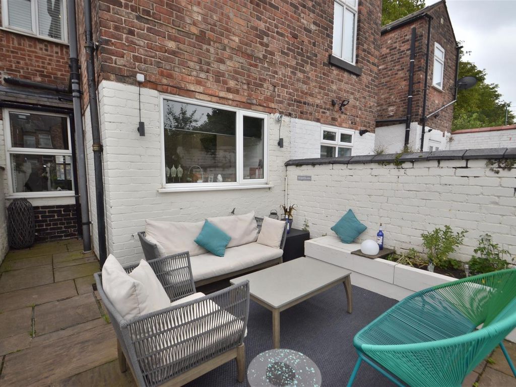 2 bed terraced house to rent in Egerton Street, Stockton Heath, Warrington WA4, £1,100 pcm