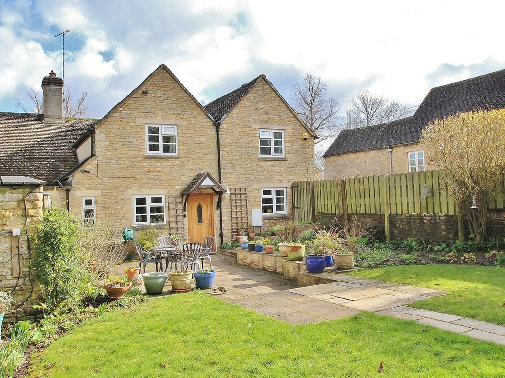 3 bed semi-detached house for sale in Weald Manor Cottages, Bampton OX18, £600,000