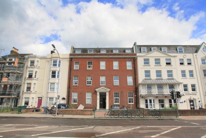 1 bed flat to rent in Richmond Place, Brighton BN2, £1,500 pcm