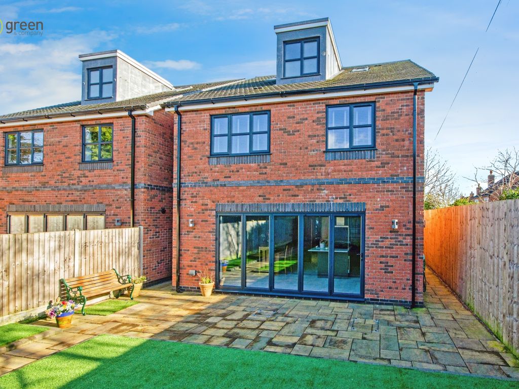 5 bed detached house for sale in Maxstoke Lane, Coleshill, Birmingham B46, £600,000
