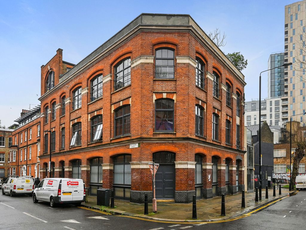 Office to let in Old Nichol Street, London E2, £112,500 pa