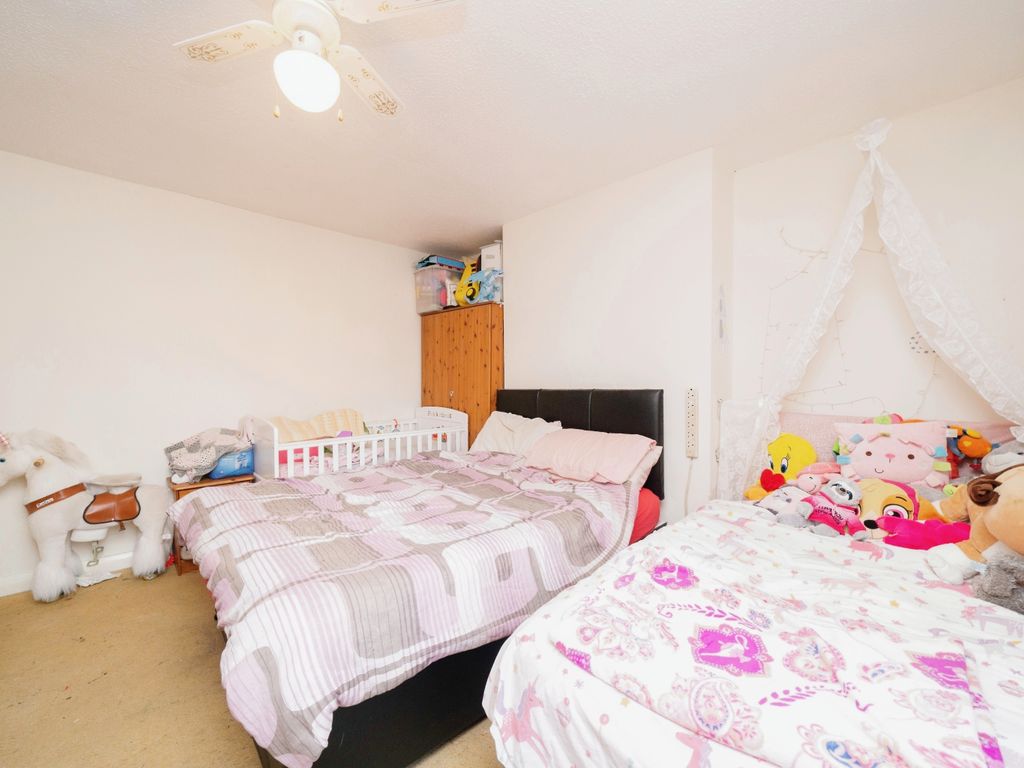 3 bed maisonette for sale in Sutton Way, Great Sutton, Ellesmere Port, Cheshire CH65, £120,000