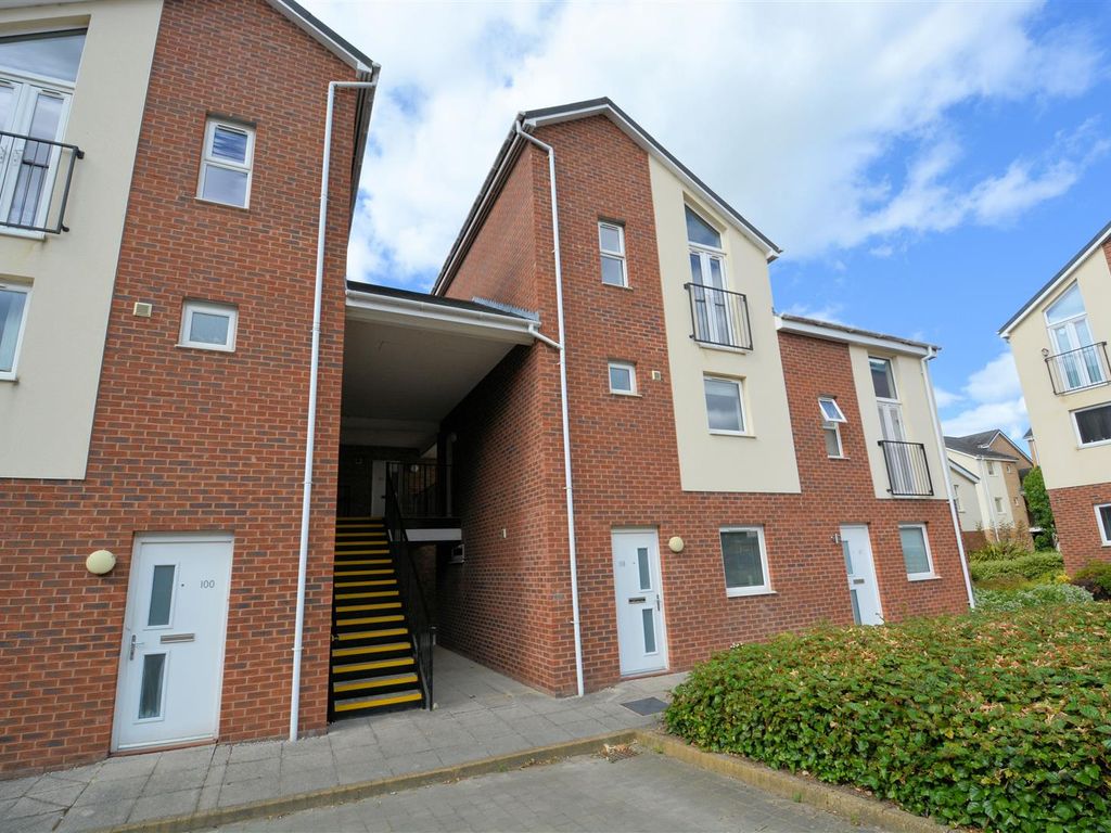 2 bed flat to rent in Clog Mill Gardens, Selby YO8, £900 pcm
