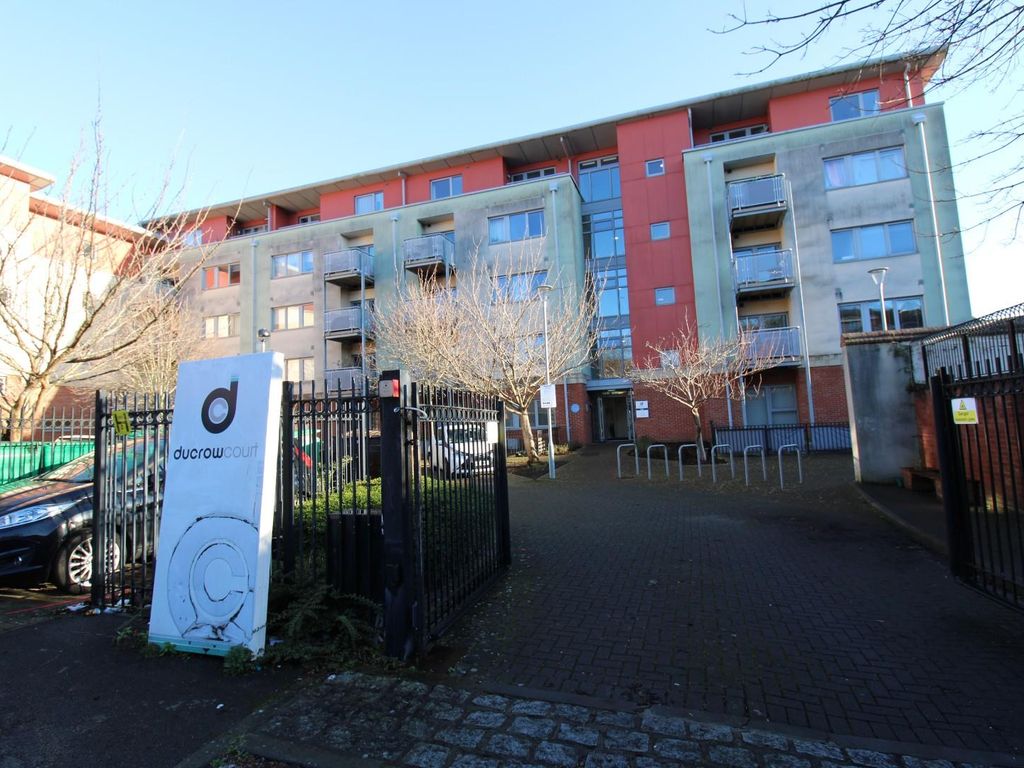 1 bed flat for sale in Ducrow Court, Backfields, Bristol BS2, £102,500
