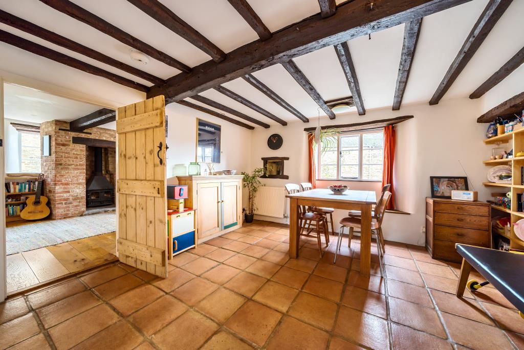 3 bed cottage for sale in Kings Sutton, Northamptonshire OX17, £550,000