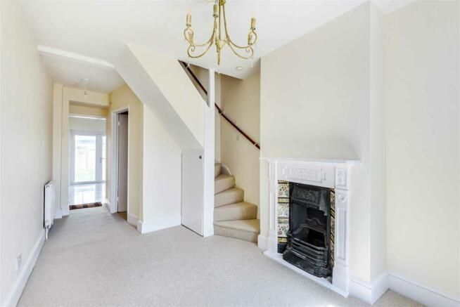 2 bed cottage to rent in Windsor, Berkshire SL4, £1,800 pcm