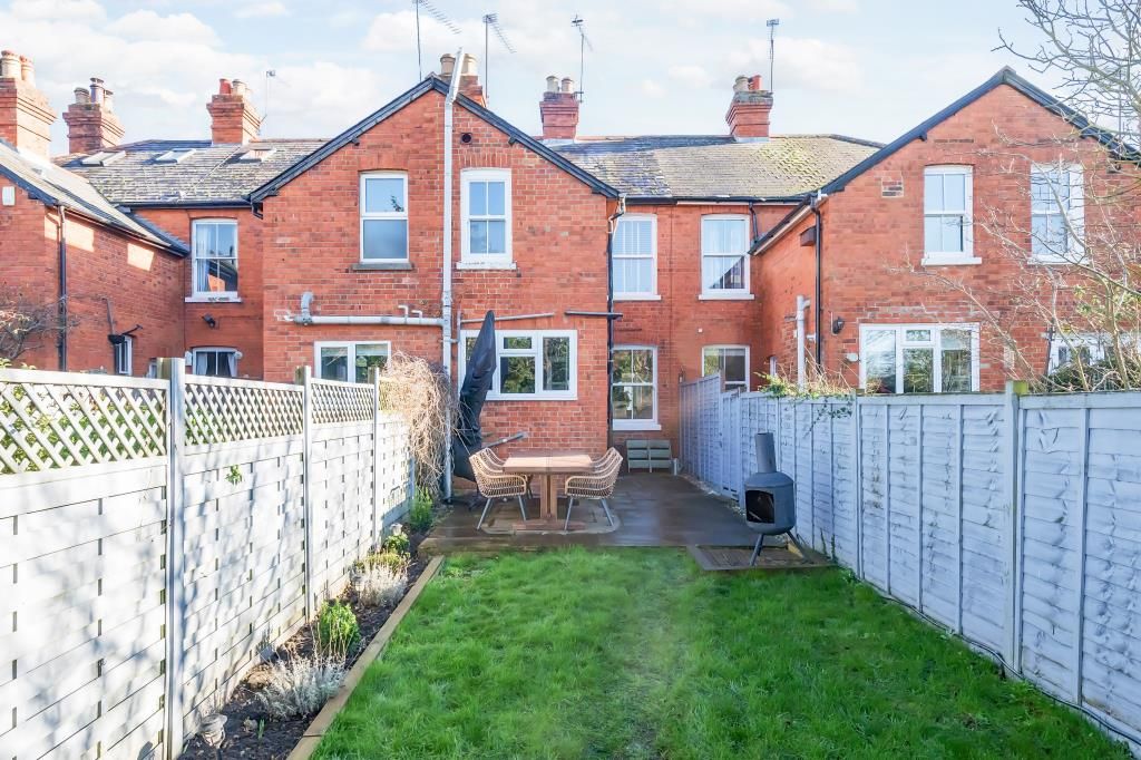 2 bed terraced house for sale in Maidenhead, Berkshire SL6, £475,000
