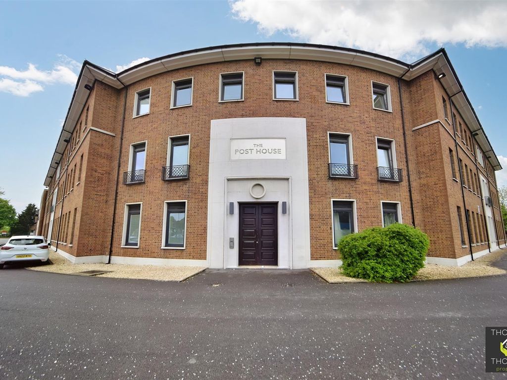 1 bed flat for sale in Eastern Avenue, Gloucester GL4, £155,000