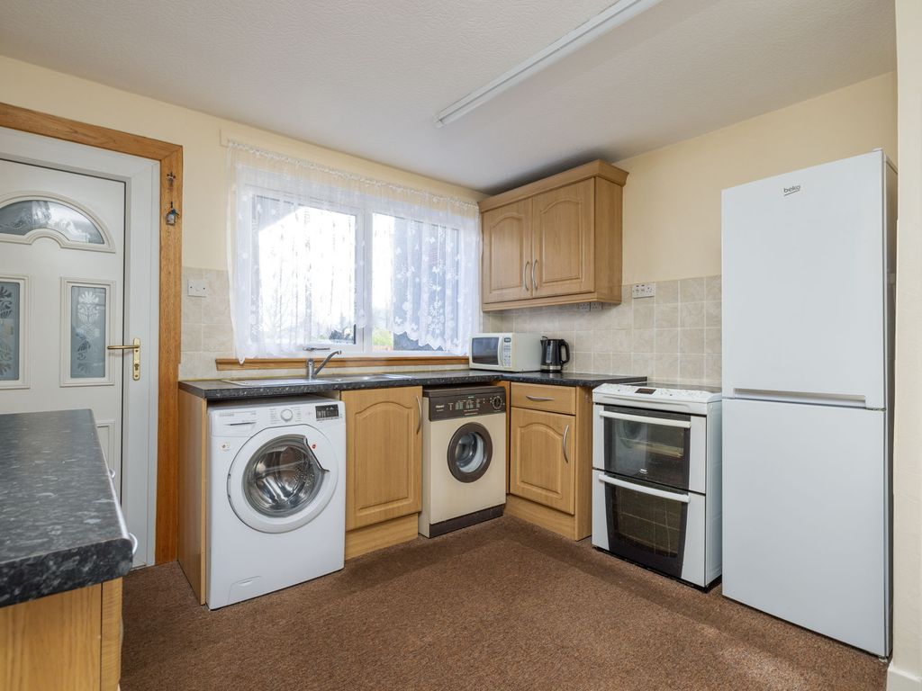 4 bed terraced house for sale in Shanks Avenue, Denny FK6, £150,000