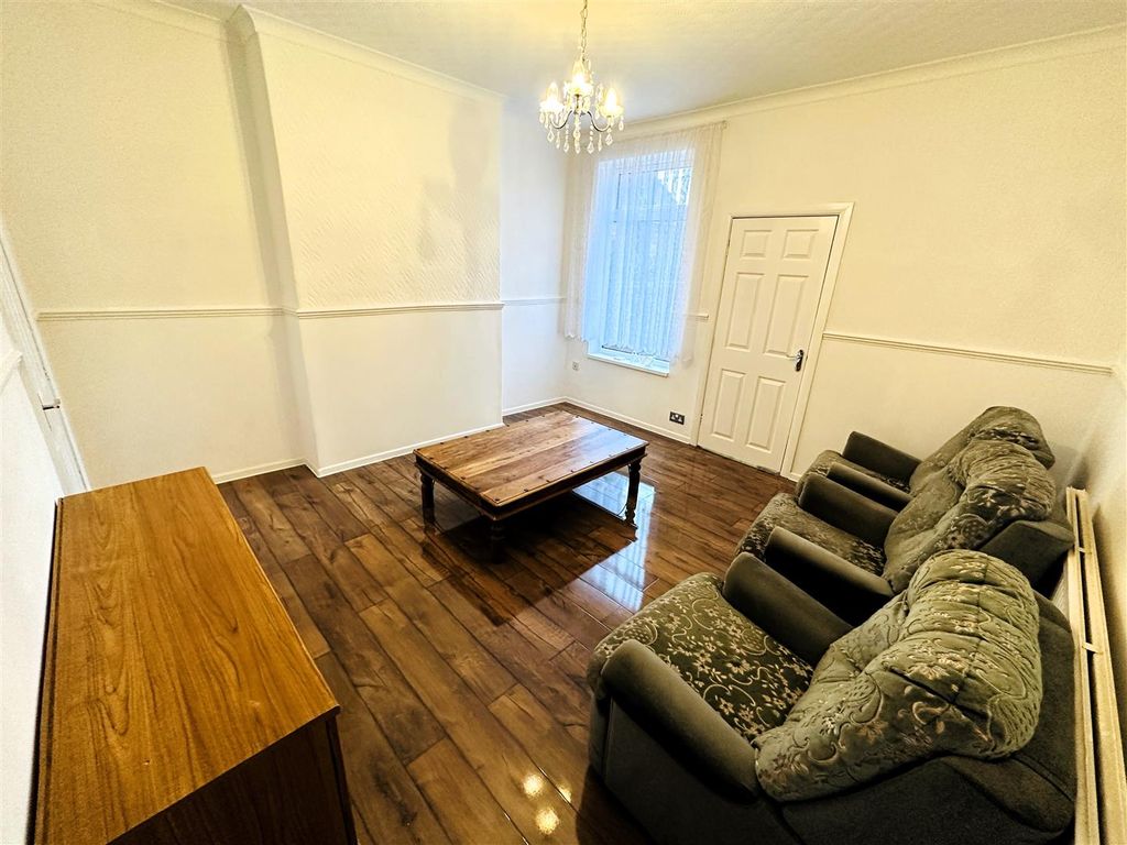 4 bed terraced house for sale in Marshfield Avenue, Goole DN14, £130,000