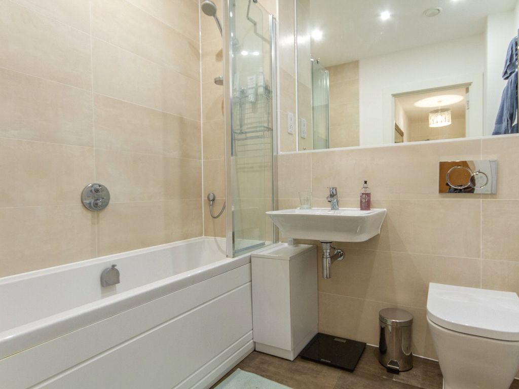 2 bed flat to rent in Green Lane, Trumpington, Cambridge, Cambridgeshire CB2, £1,700 pcm