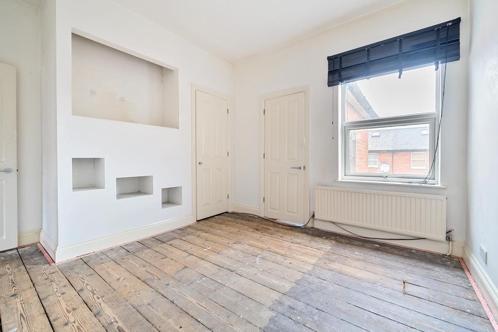 3 bed terraced house for sale in Reading, Berkshire RG1, £275,000