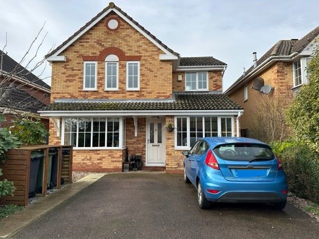 4 bed detached house for sale in Bluebell Close, Biggleswade SG18, £525,000