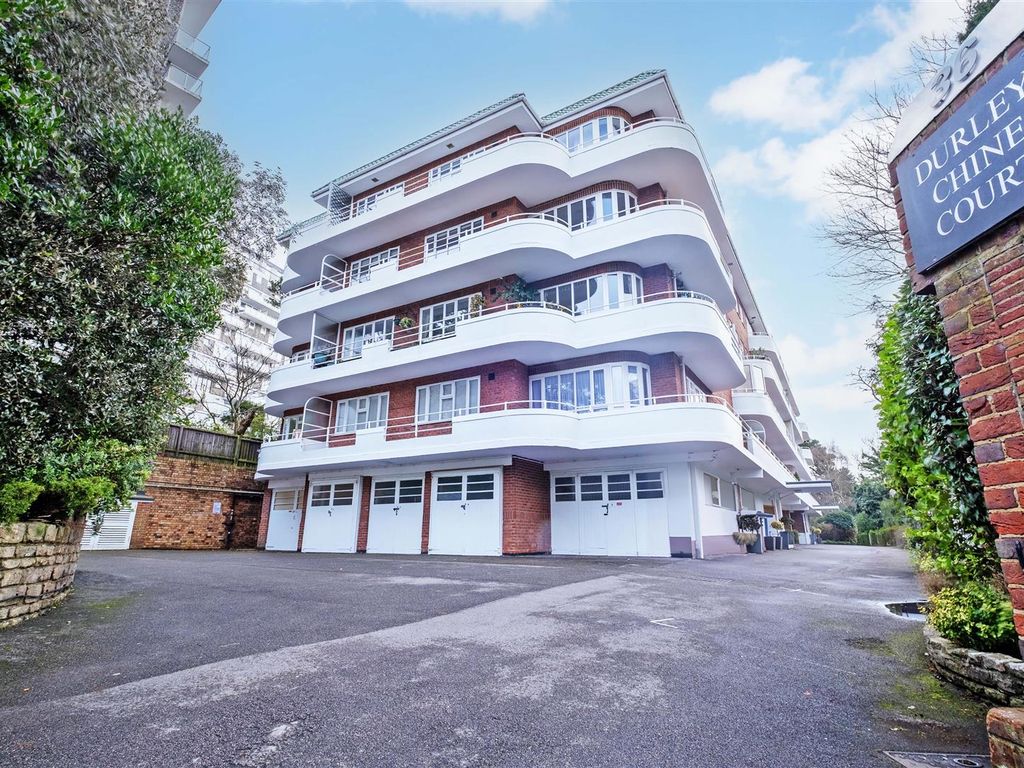 2 bed flat for sale in West Cliff Road, West Cliff, Bournemouth BH2, £300,000