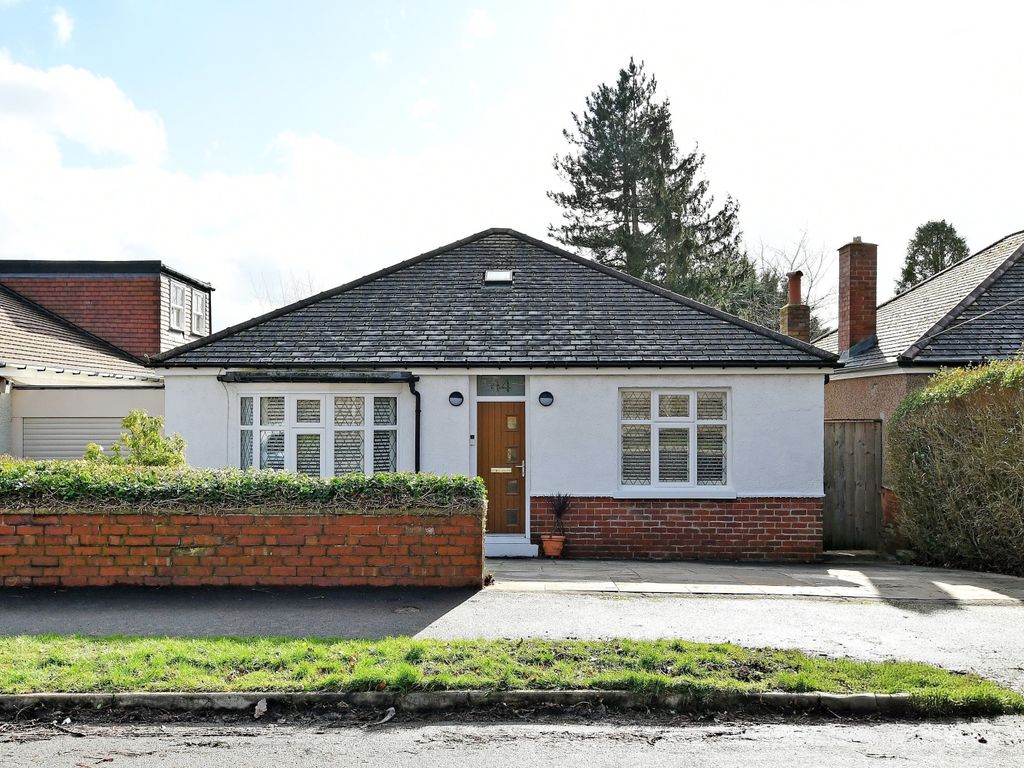 3 bed detached bungalow for sale in Dalewood Road, Beauchief S8, £450,000