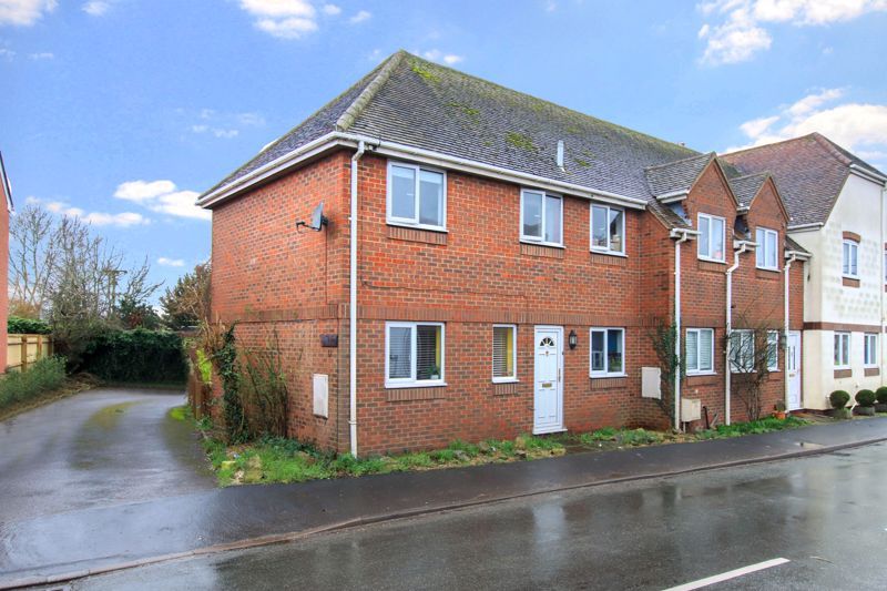3 bed end terrace house for sale in Tring Road, Long Marston, Tring HP23, £325,000