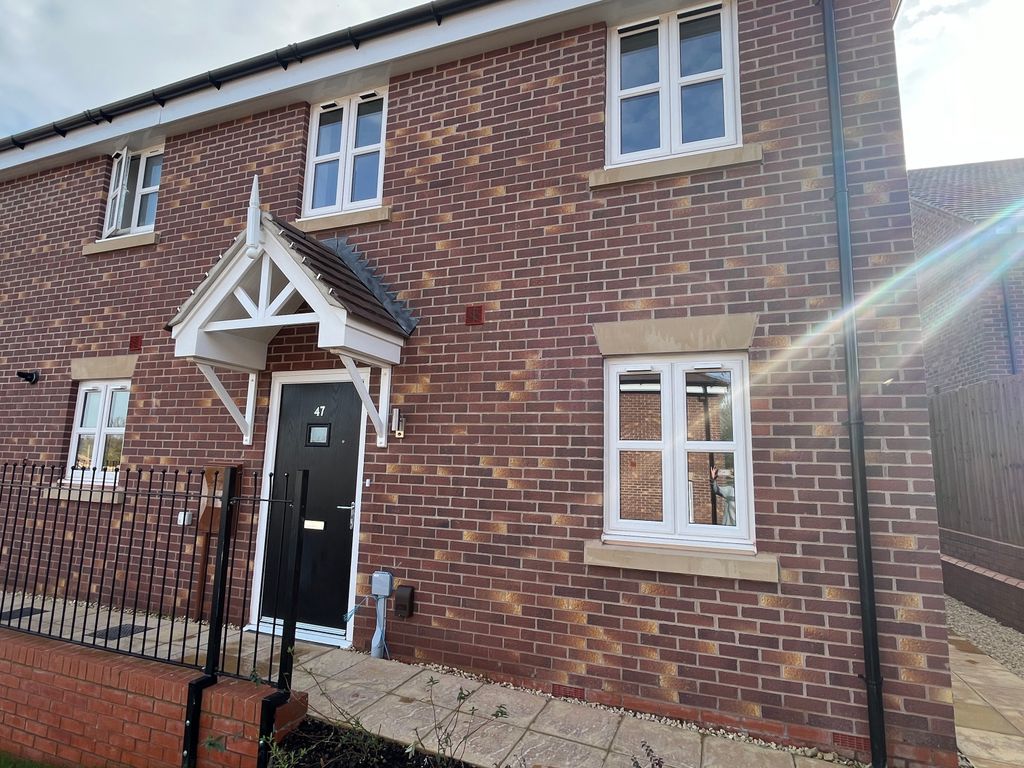1 bed semi-detached house to rent in Avalon Close, Stratford-Upon-Avon CV37, £1,100 pcm